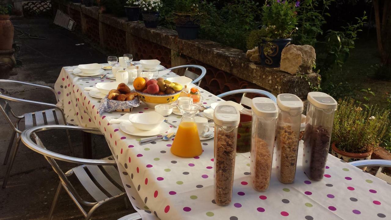 Bed and Breakfast Maison Delmas Puy-l'Eveque Экстерьер фото
